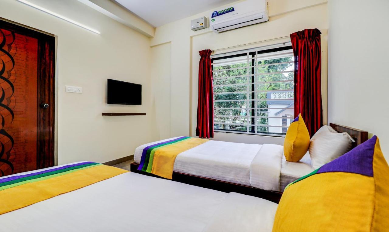Itsy Hotels Rain Tulsi Stayz, Palarivattom Junction Kochi 외부 사진