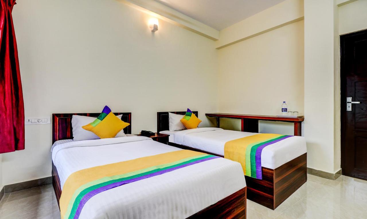 Itsy Hotels Rain Tulsi Stayz, Palarivattom Junction Kochi 외부 사진