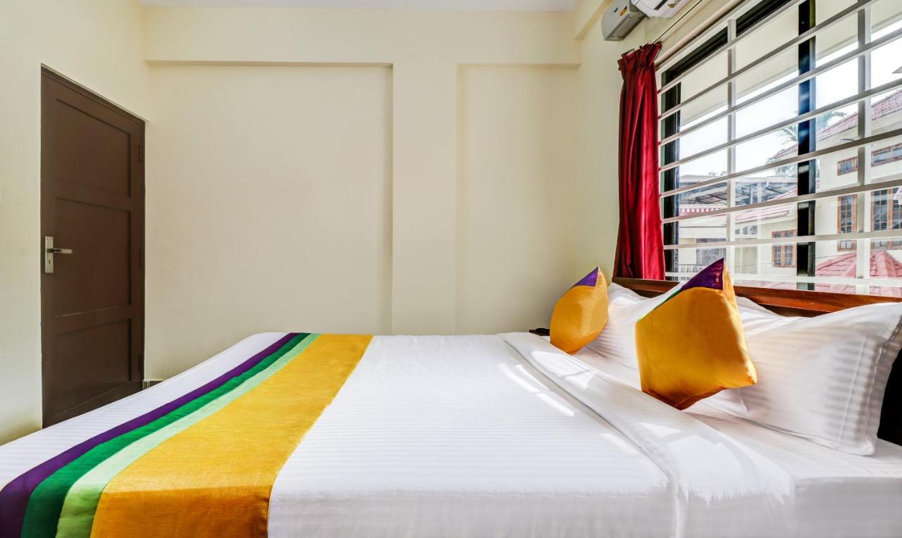 Itsy Hotels Rain Tulsi Stayz, Palarivattom Junction Kochi 외부 사진