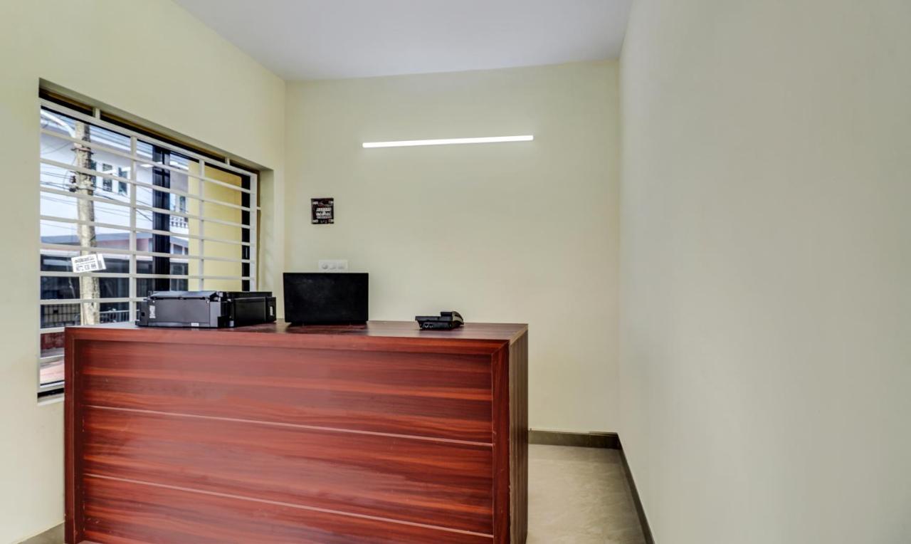 Itsy Hotels Rain Tulsi Stayz, Palarivattom Junction Kochi 외부 사진